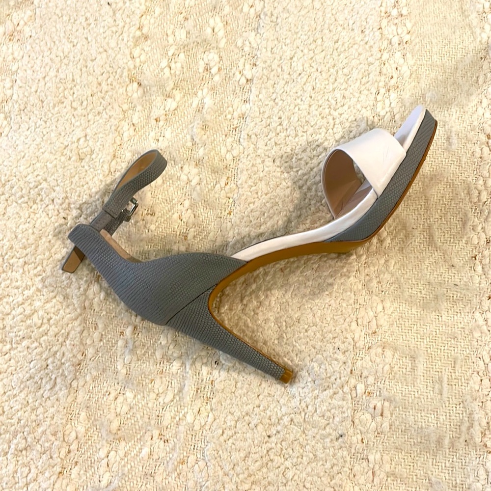 French Connection grey and white ankle strap shoe size 7.5 heel aprox 4"